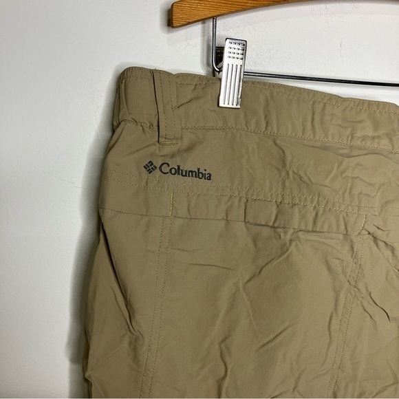 Columbia Omni-shade lightweight cargo shorts tan size 40 - Picture 4 of 5